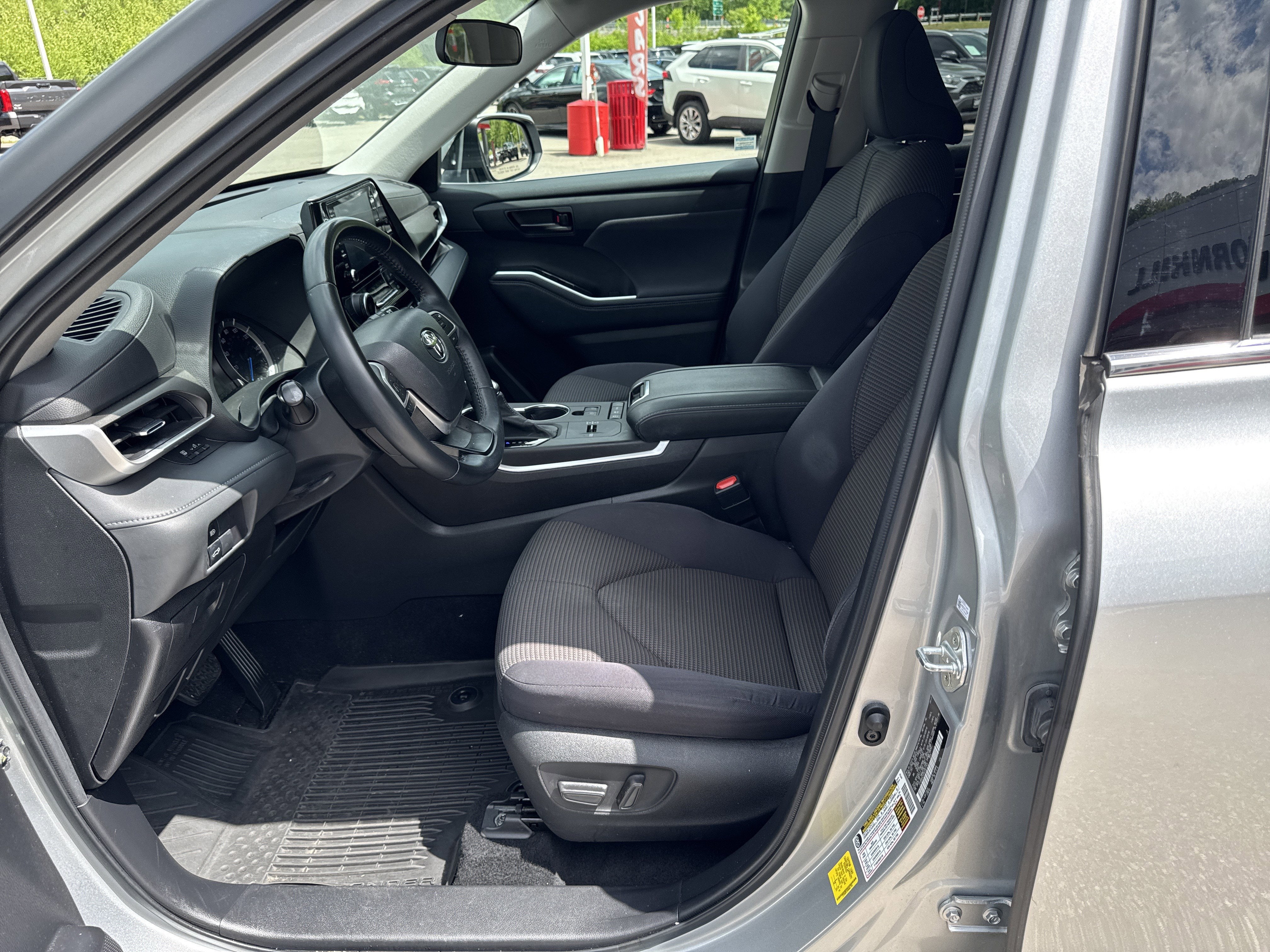 2022 Toyota Highlander Hybrid LE