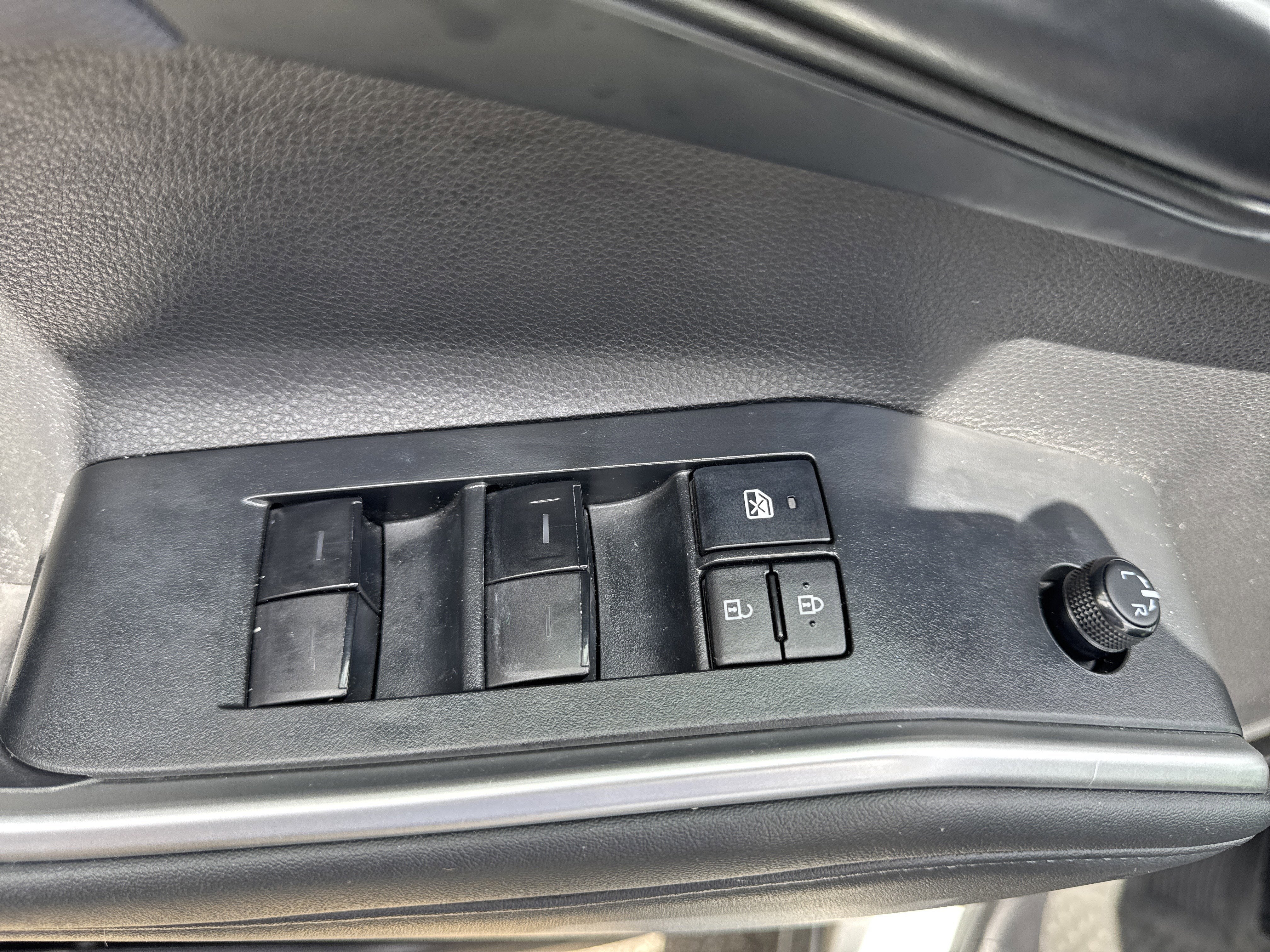 2022 Toyota Highlander Hybrid LE