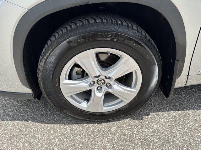 2022 Toyota Highlander Hybrid LE