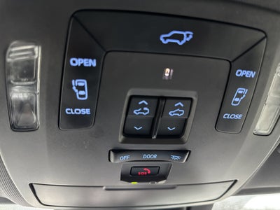 2022 Toyota Sienna Platinum