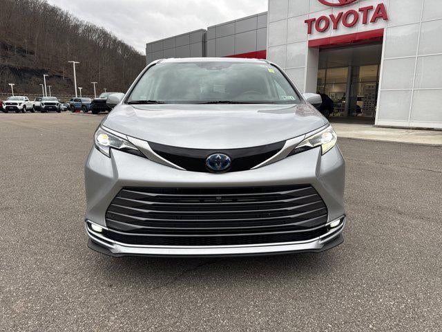 2022 Toyota Sienna Platinum