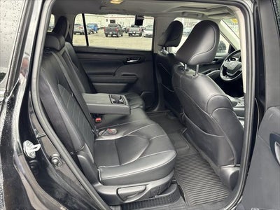2023 Toyota Highlander Hybrid XLE