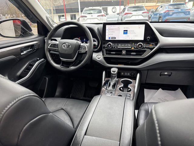 2024 Toyota Highlander Platinum