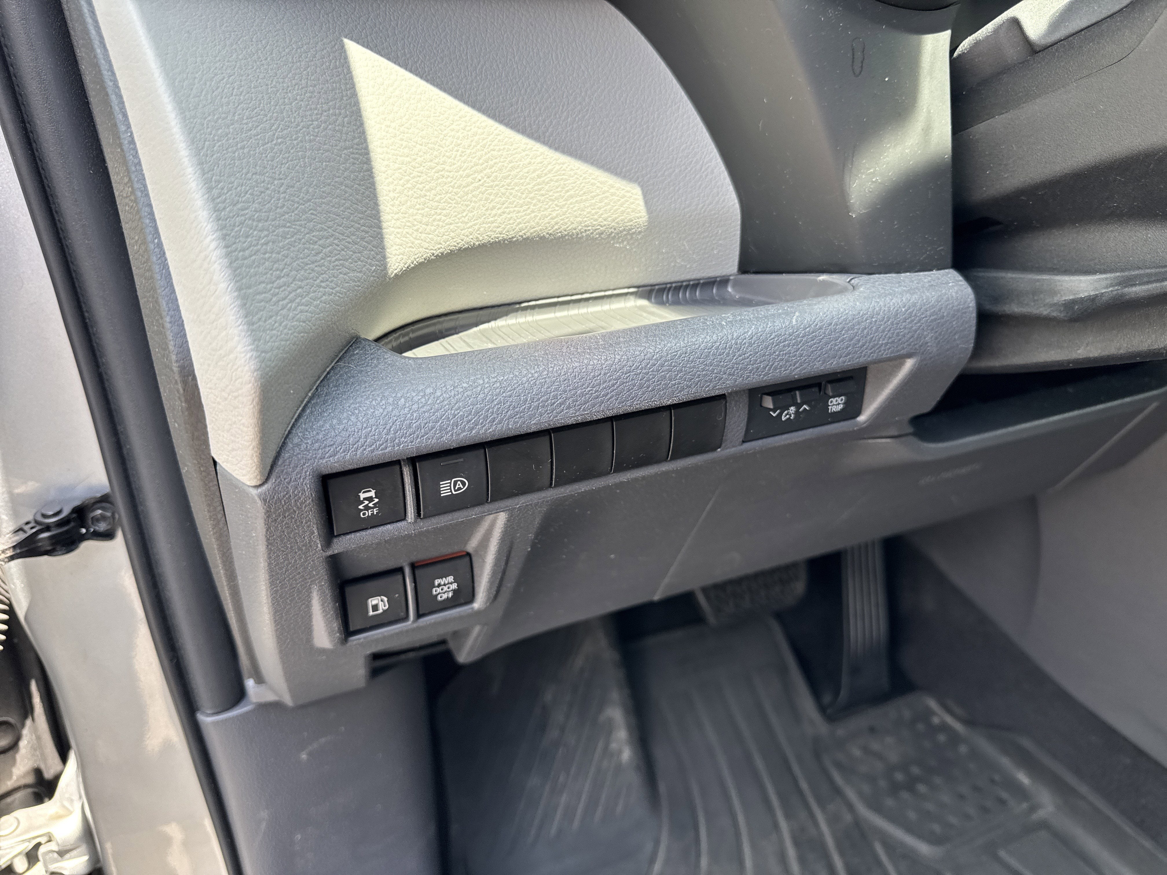 2022 Toyota Sienna LE