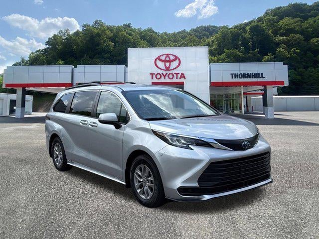 2022 Toyota Sienna LE