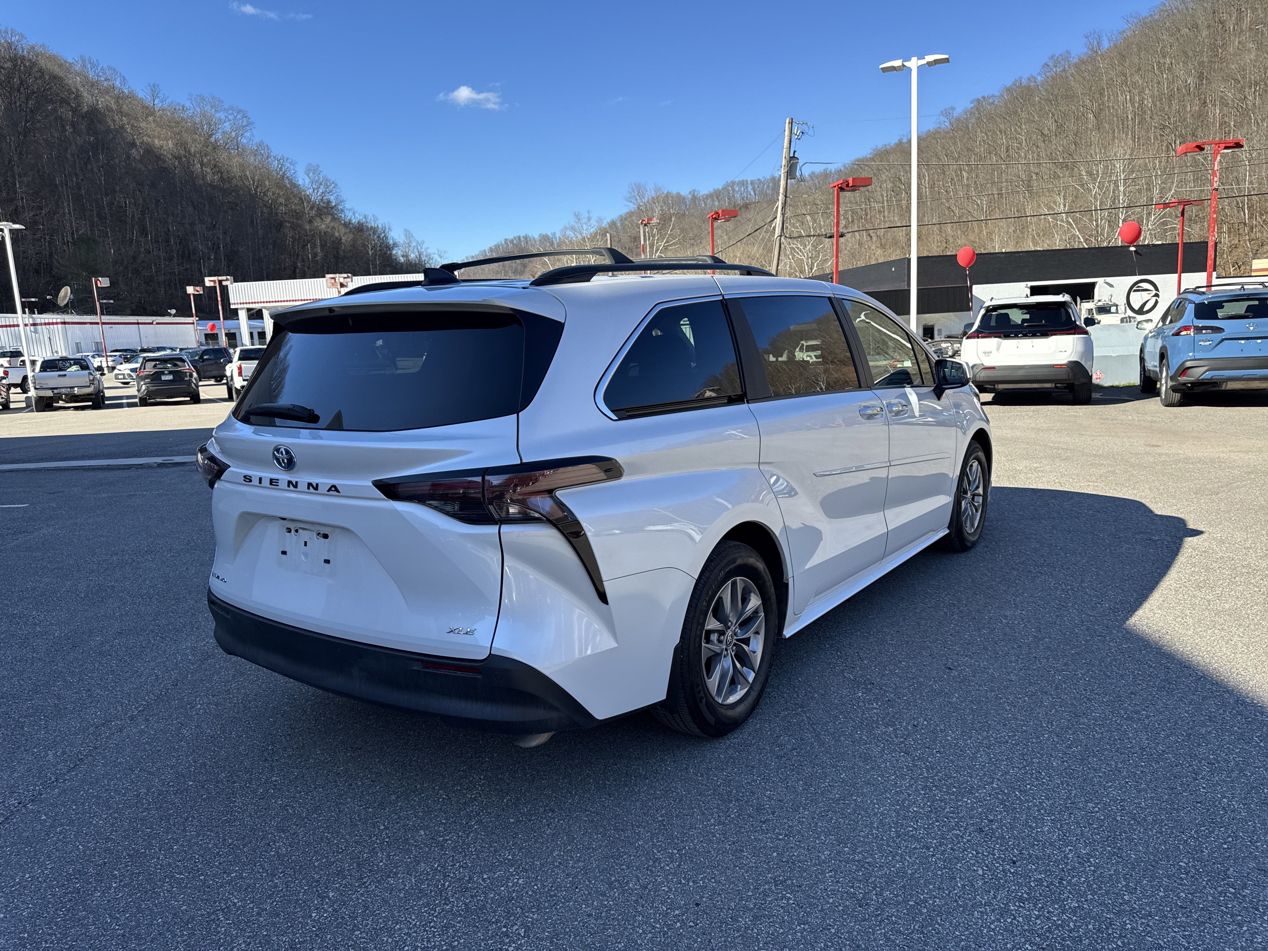 2025 Toyota Sienna XLE