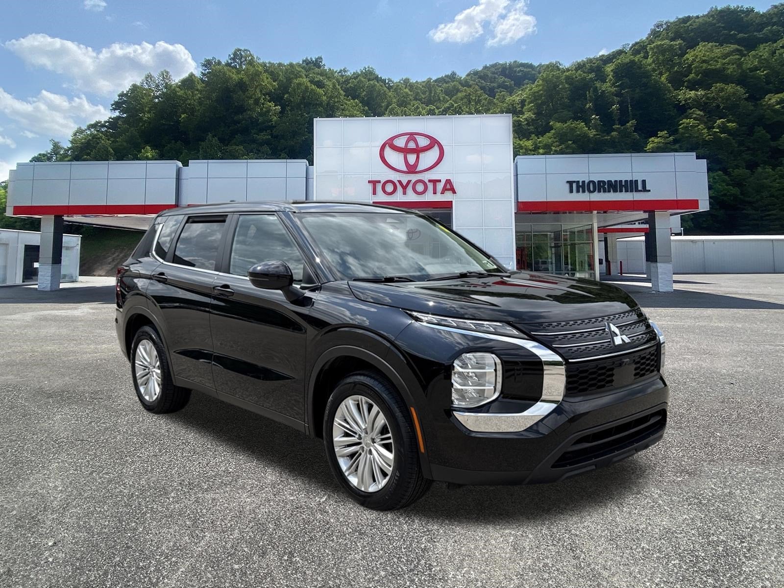 2023 Mitsubishi Outlander ES