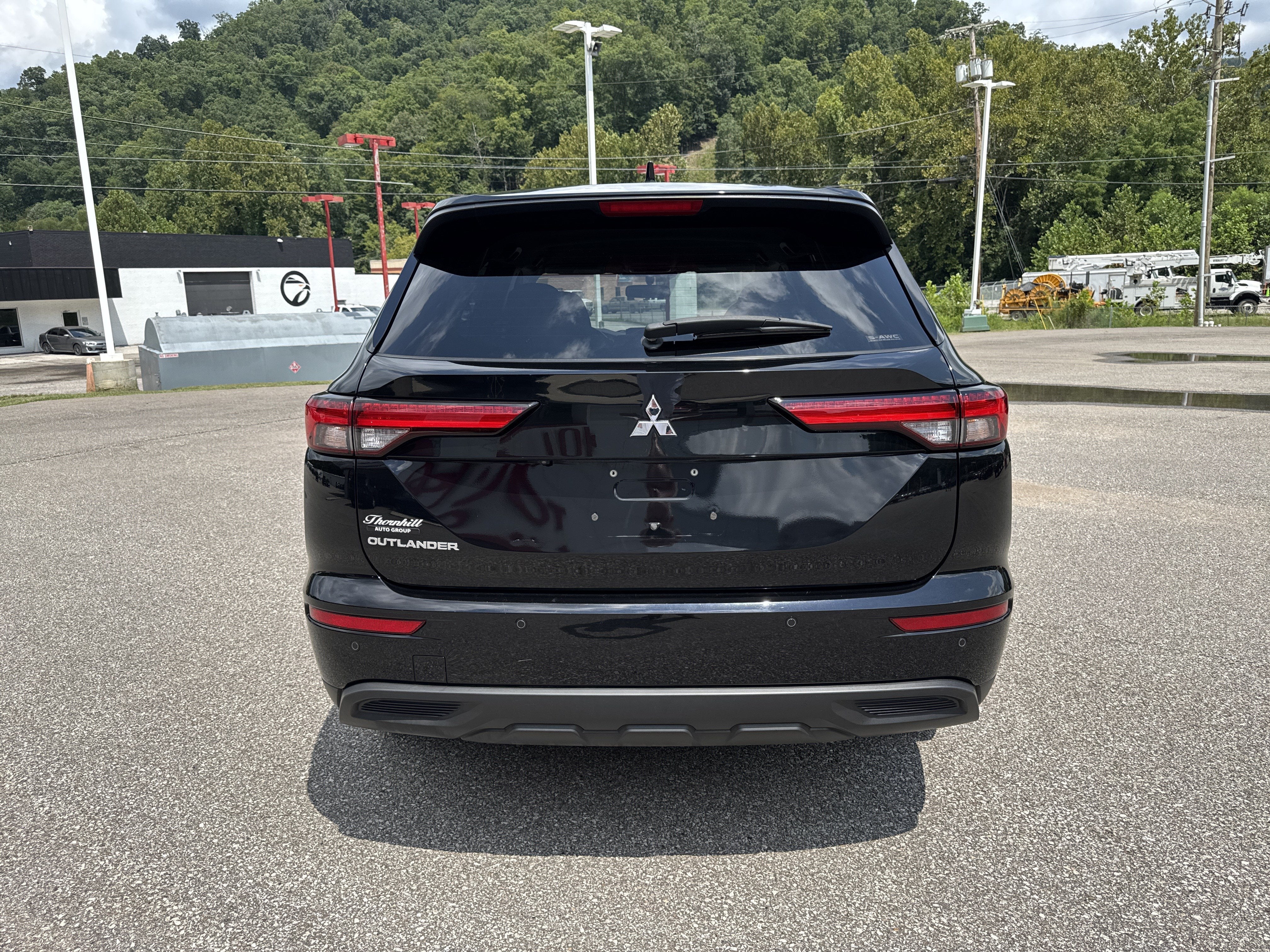 2023 Mitsubishi Outlander ES