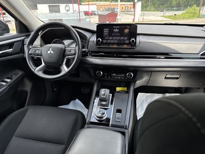 2023 Mitsubishi Outlander ES