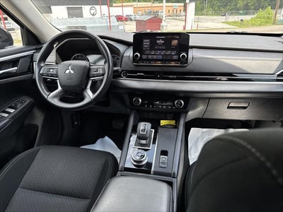 2023 Mitsubishi Outlander ES
