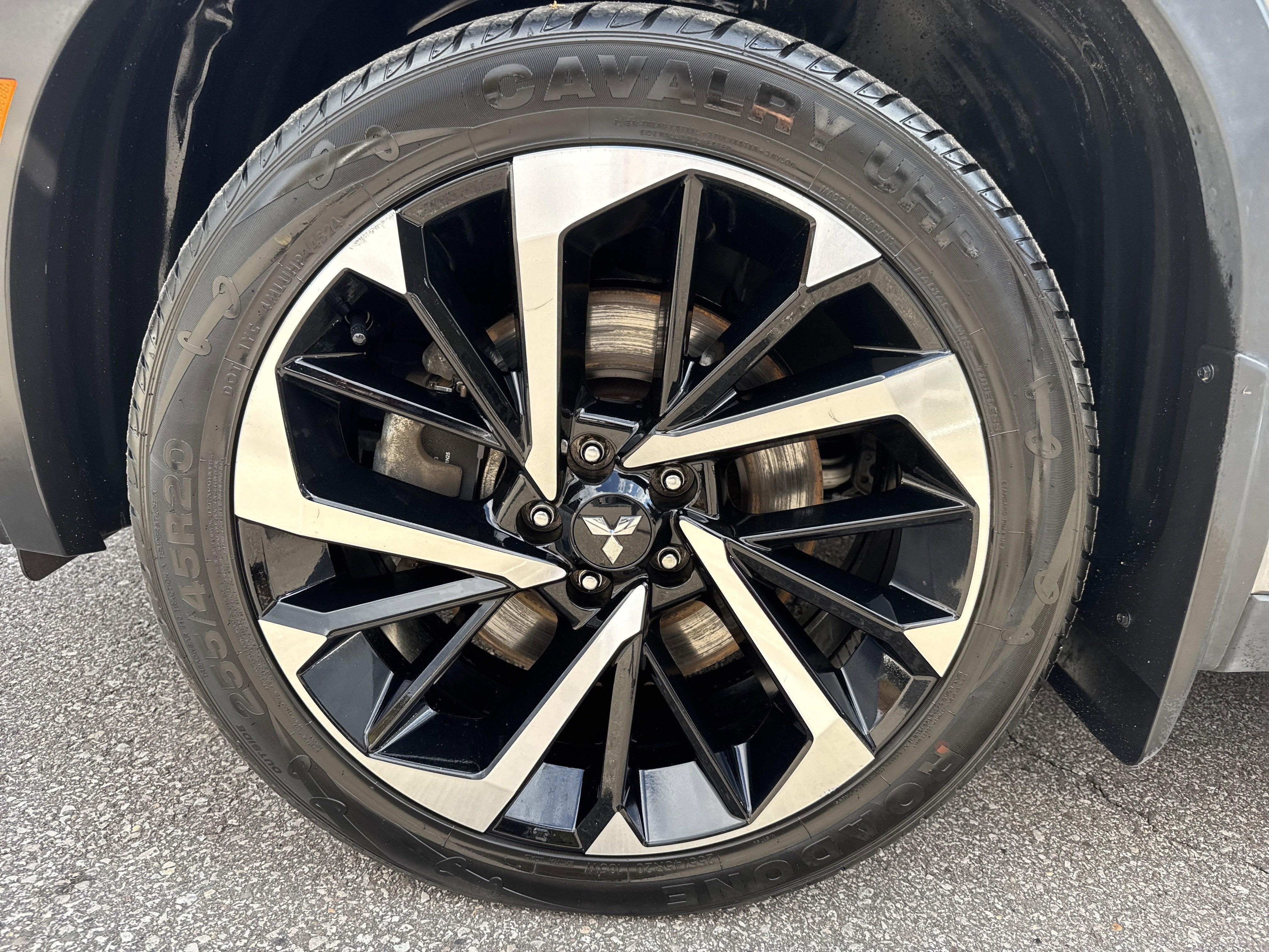 2023 Mitsubishi Outlander SE