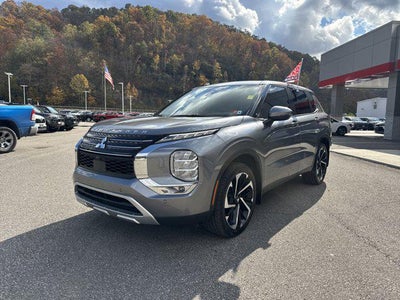2023 Mitsubishi Outlander SE