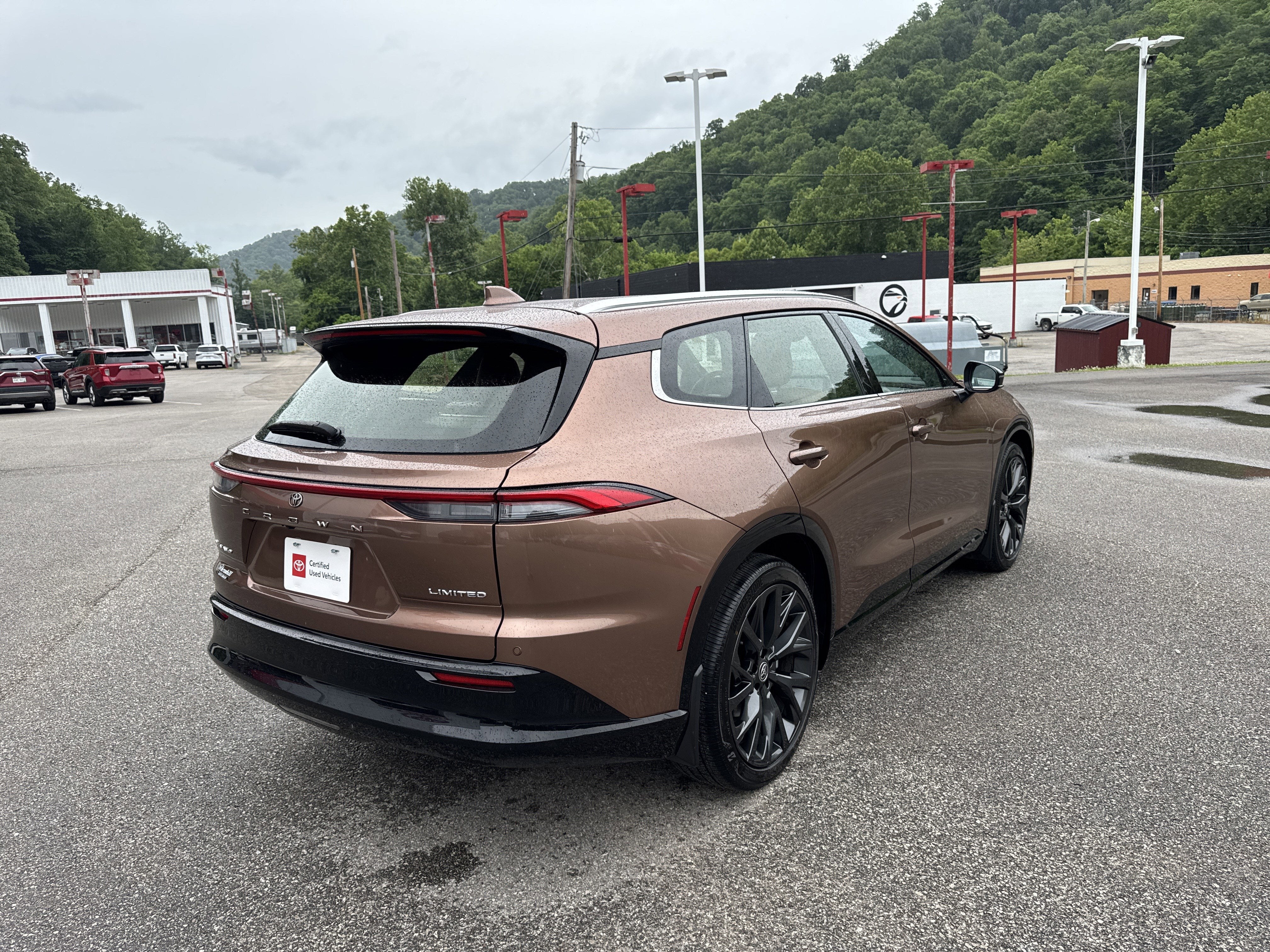 2025 Toyota Crown Signia Limited
