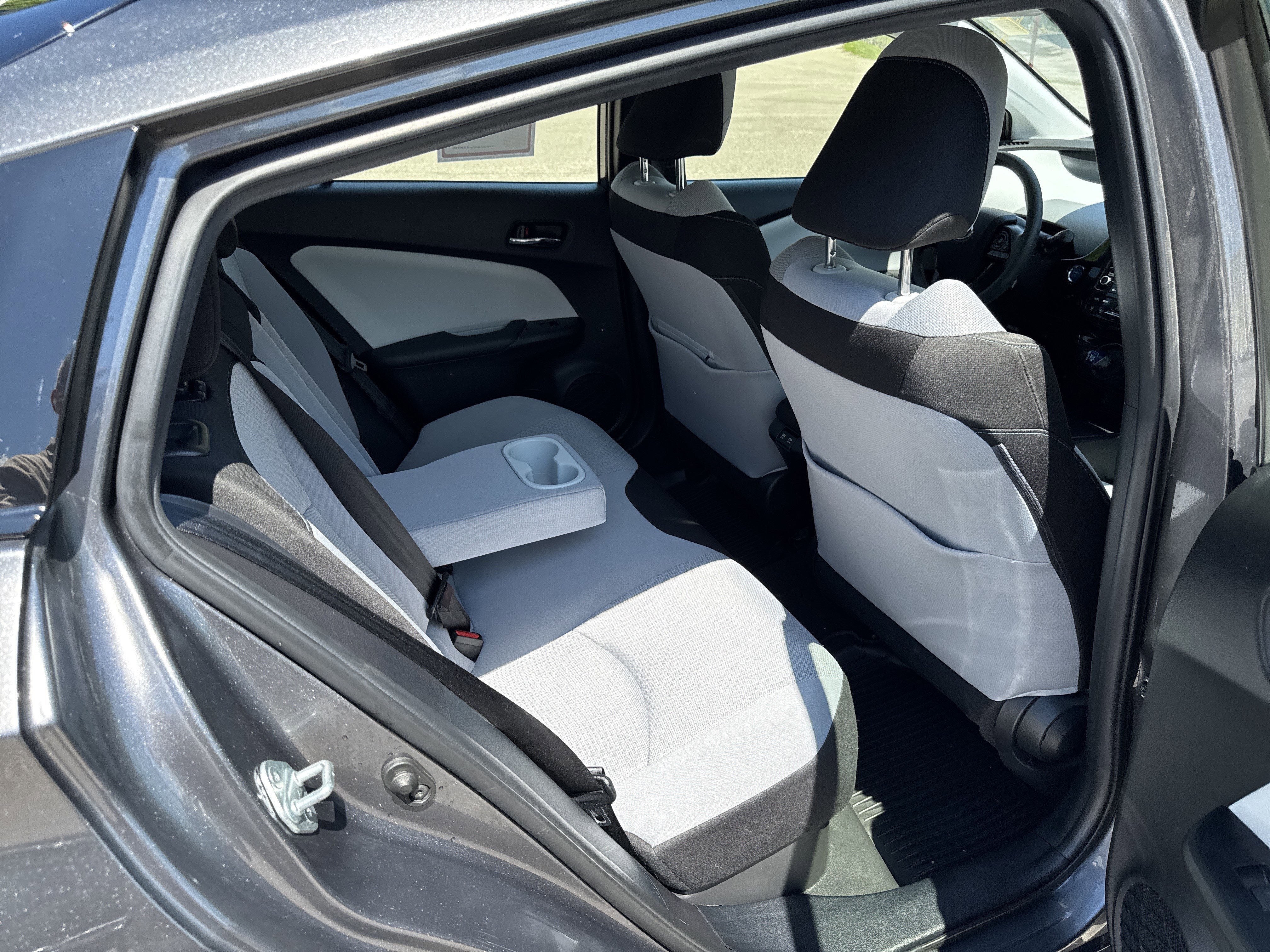 2021 Toyota Prius LE