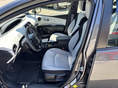 2021 Toyota Prius LE