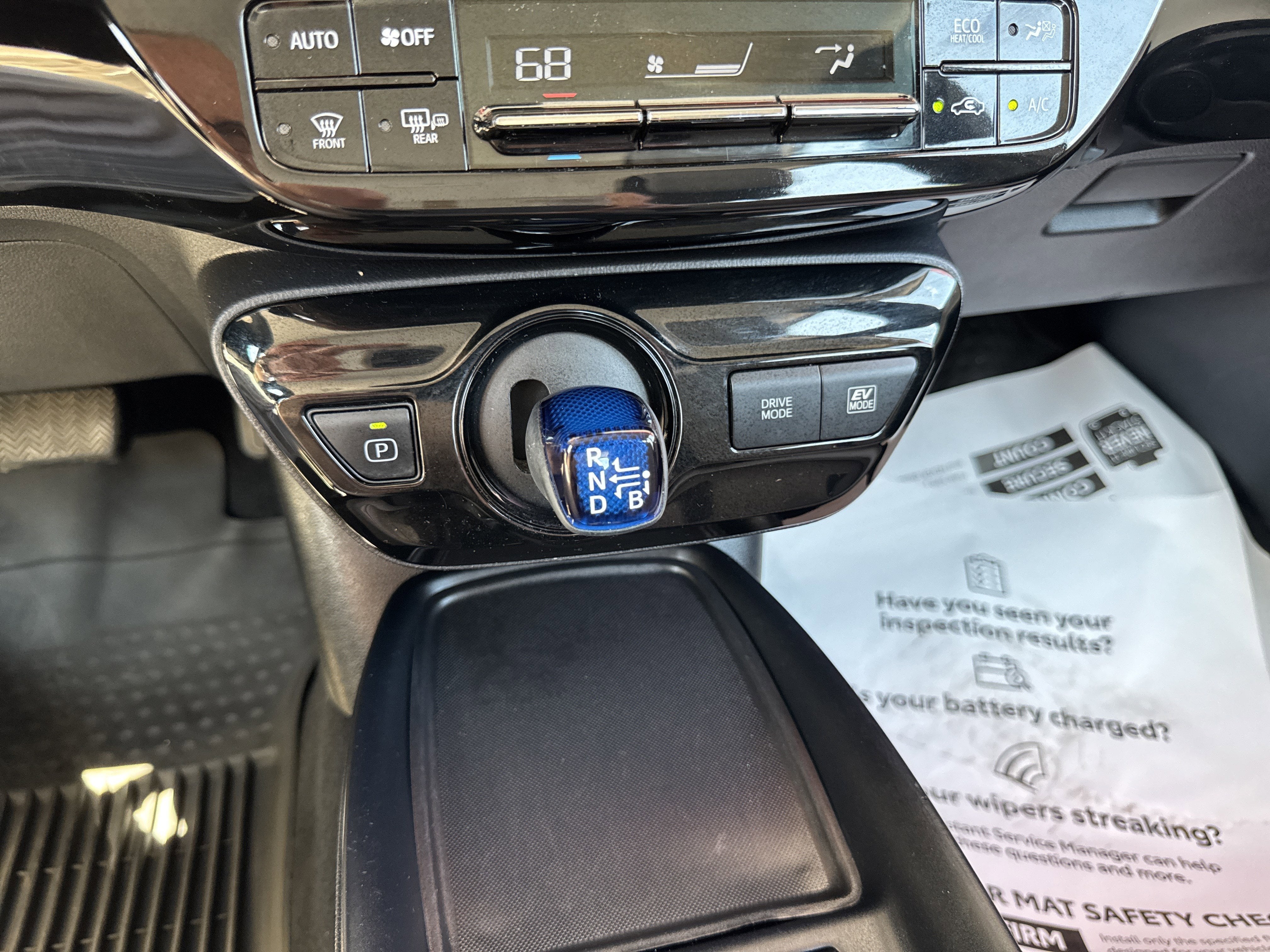 2021 Toyota Prius LE