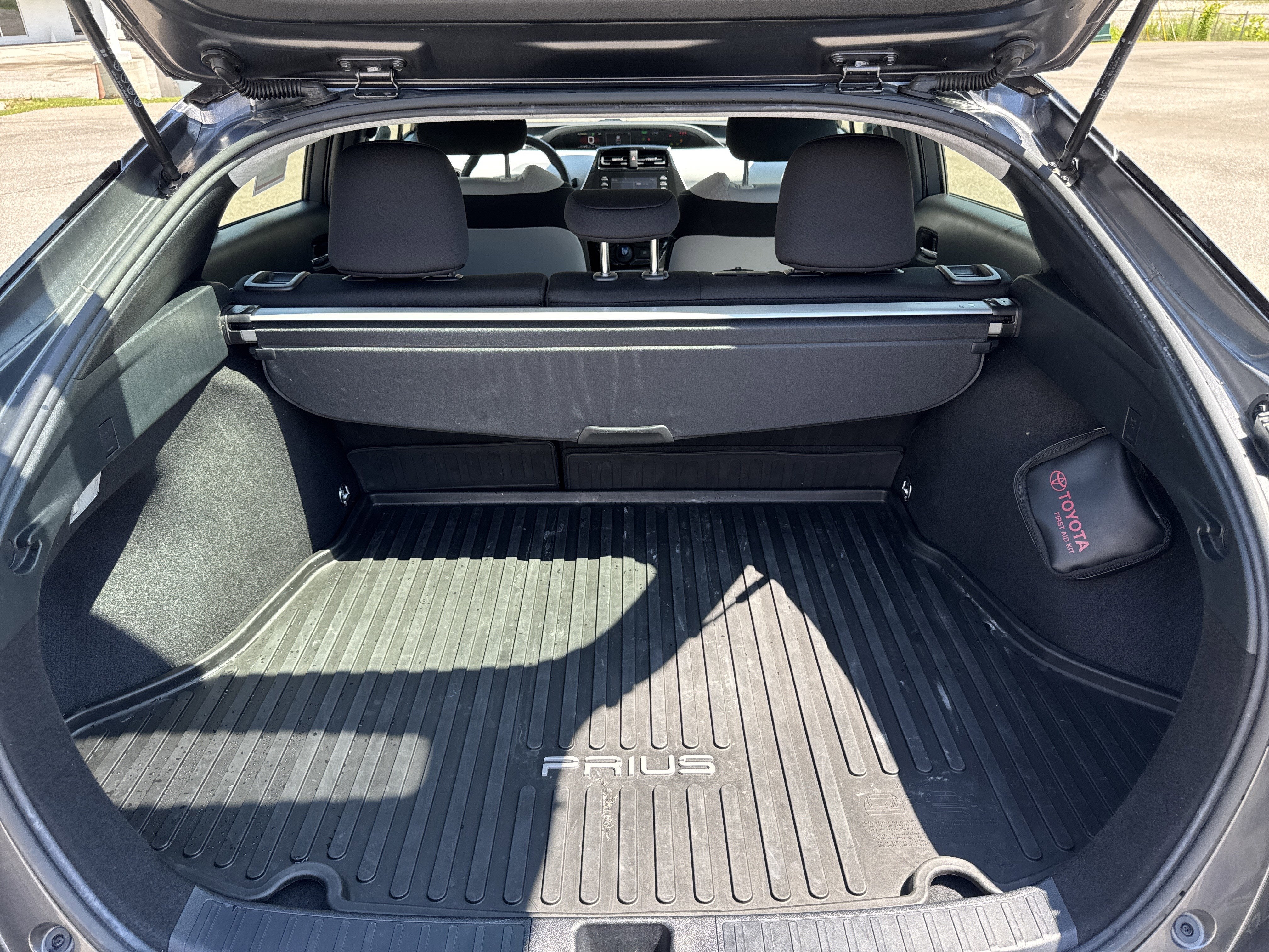 2021 Toyota Prius LE