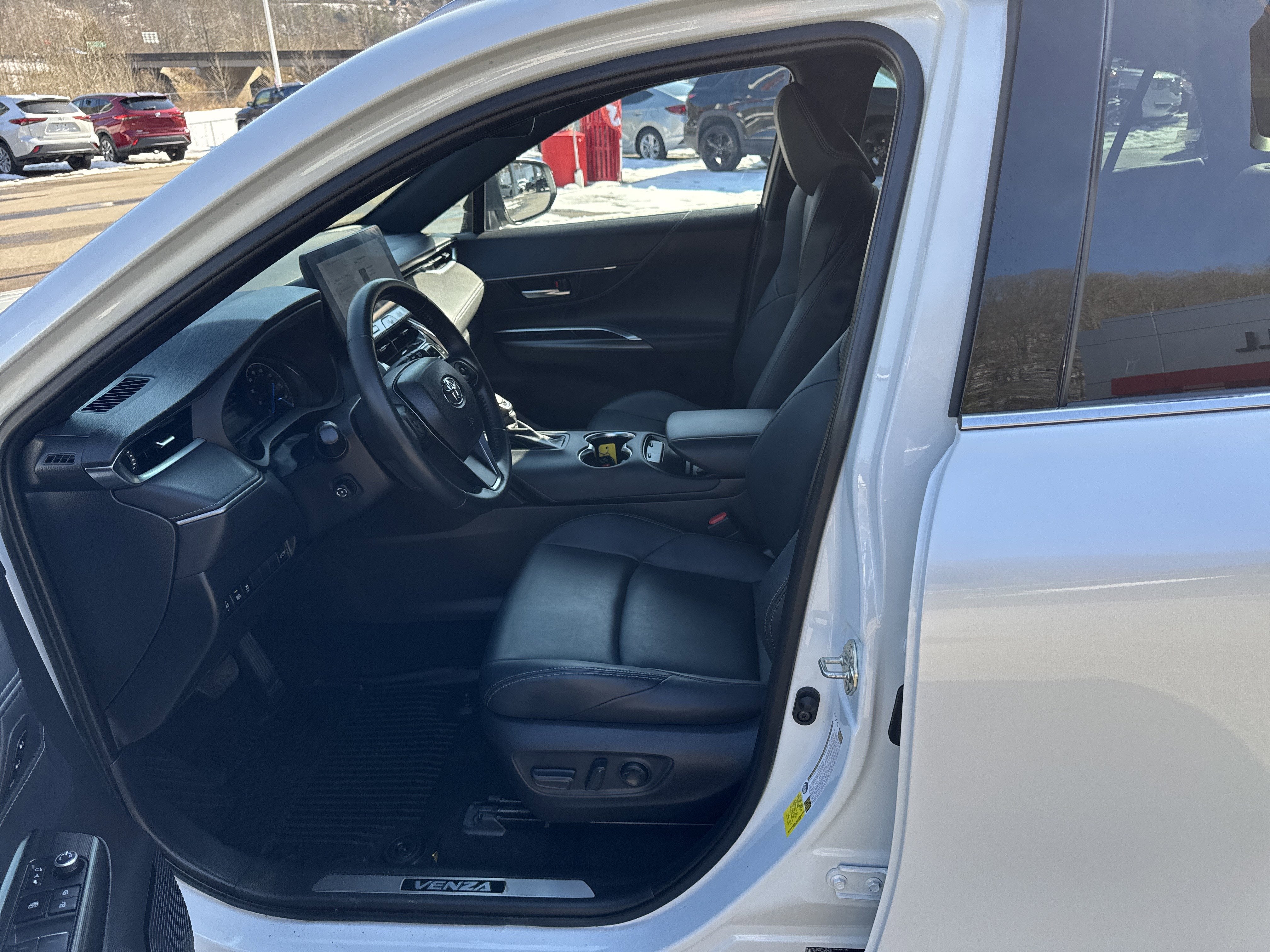 2023 Toyota Venza XLE