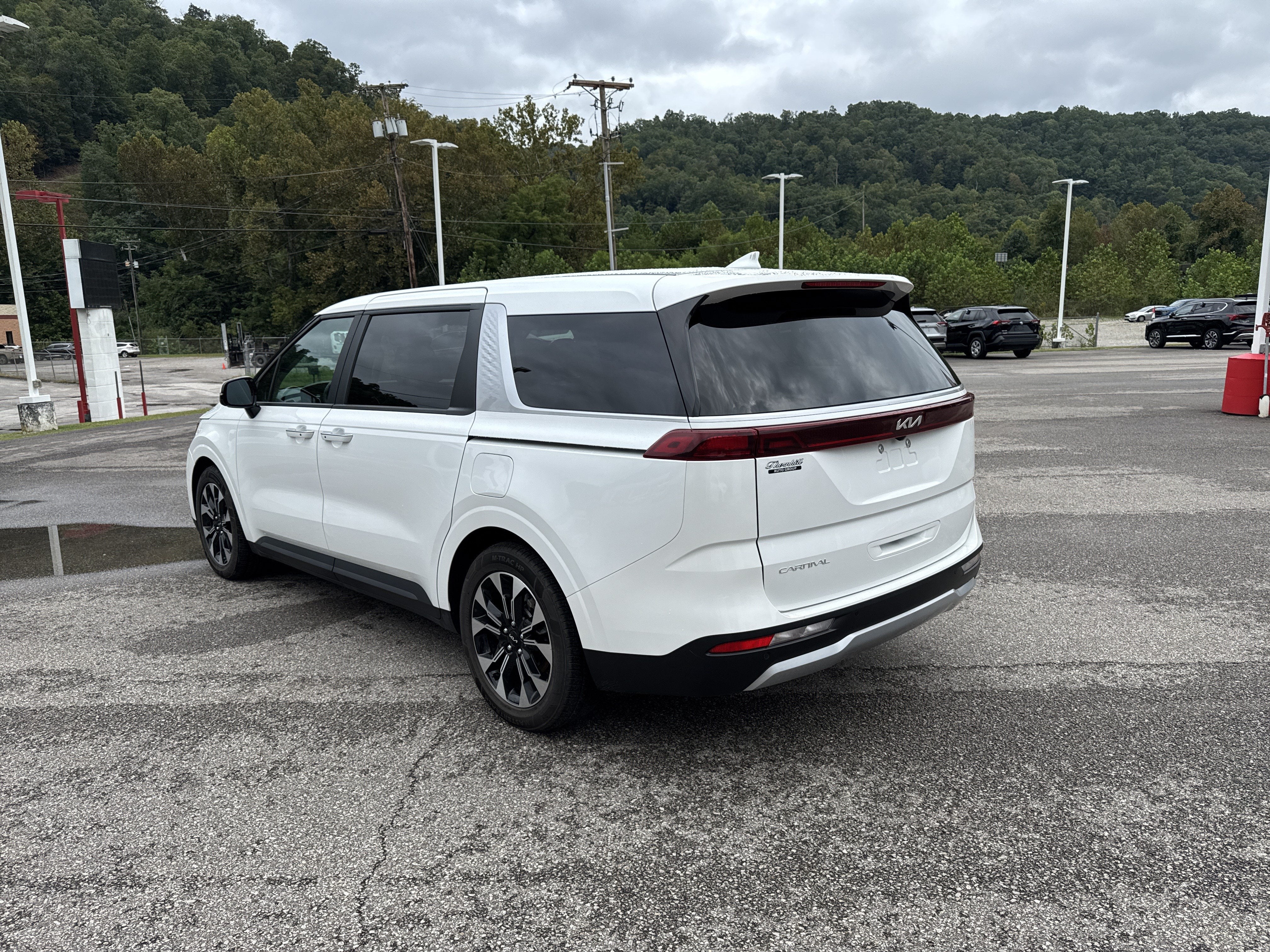 2024 Kia Carnival EX