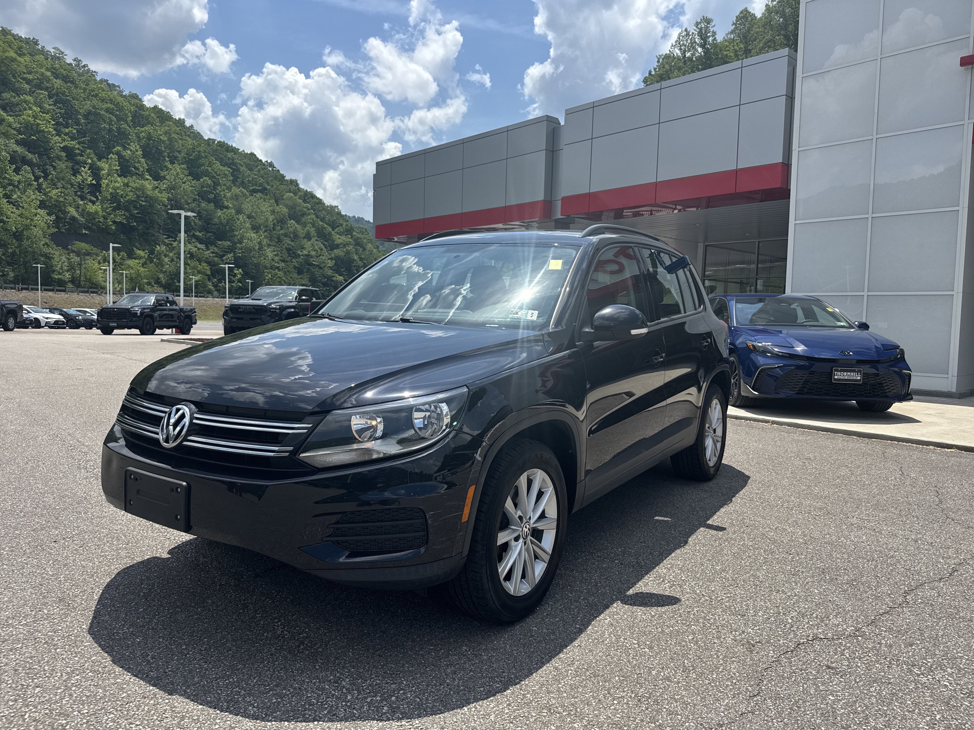 2017 Volkswagen Tiguan Limited 2.0T 4MOTION