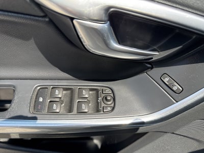 2015 Volvo V60 Cross Country T5