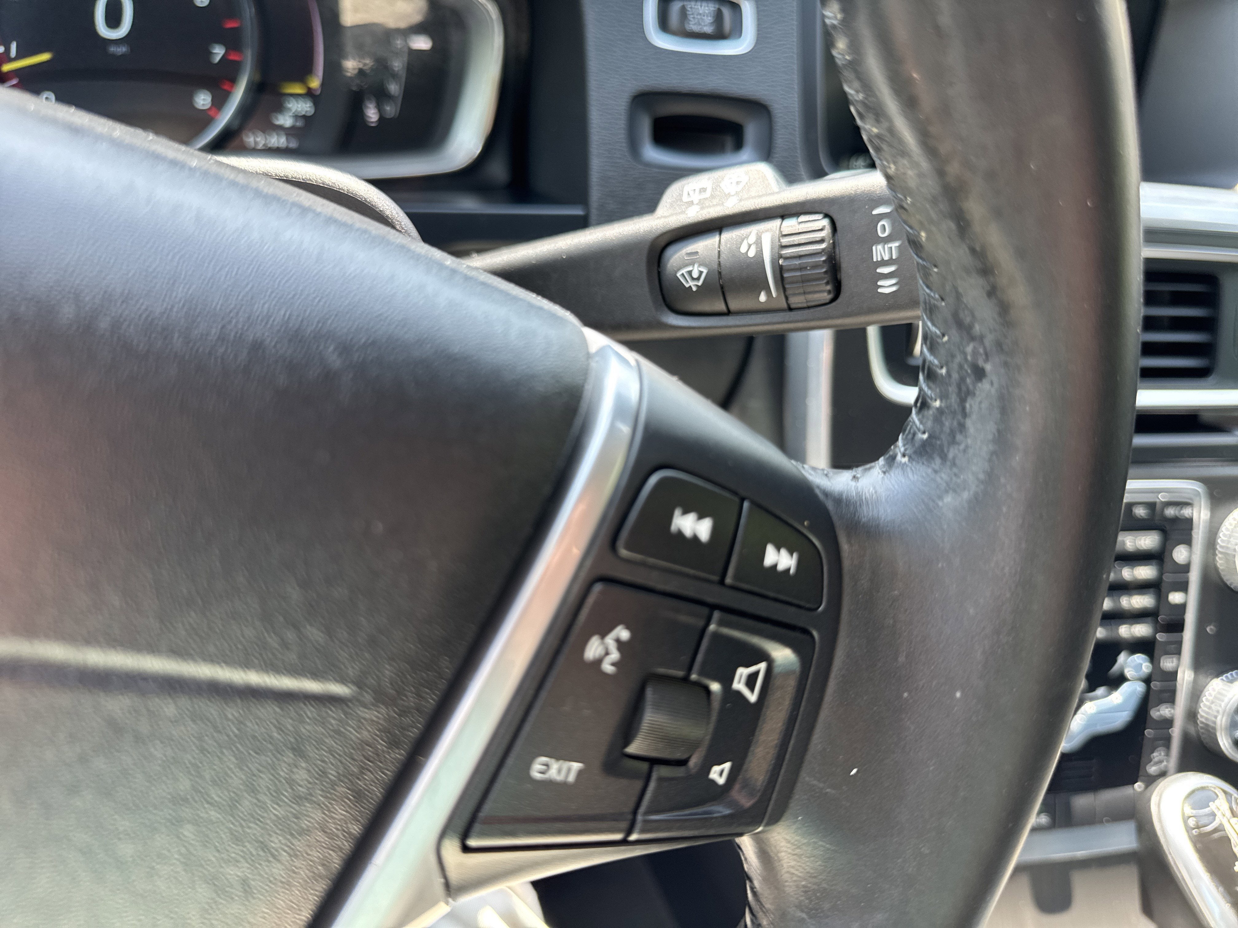 2015 Volvo V60 Cross Country T5