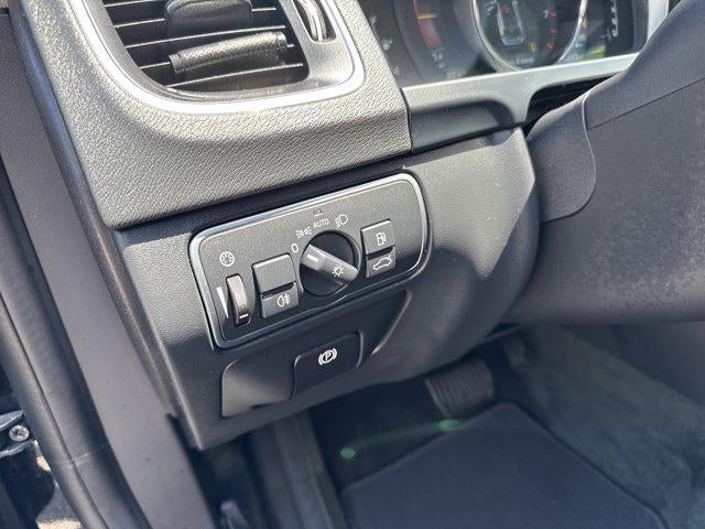 2015 Volvo V60 Cross Country T5