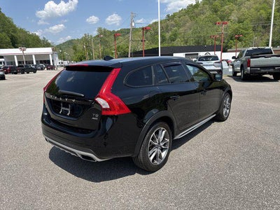 2015 Volvo V60 Cross Country T5