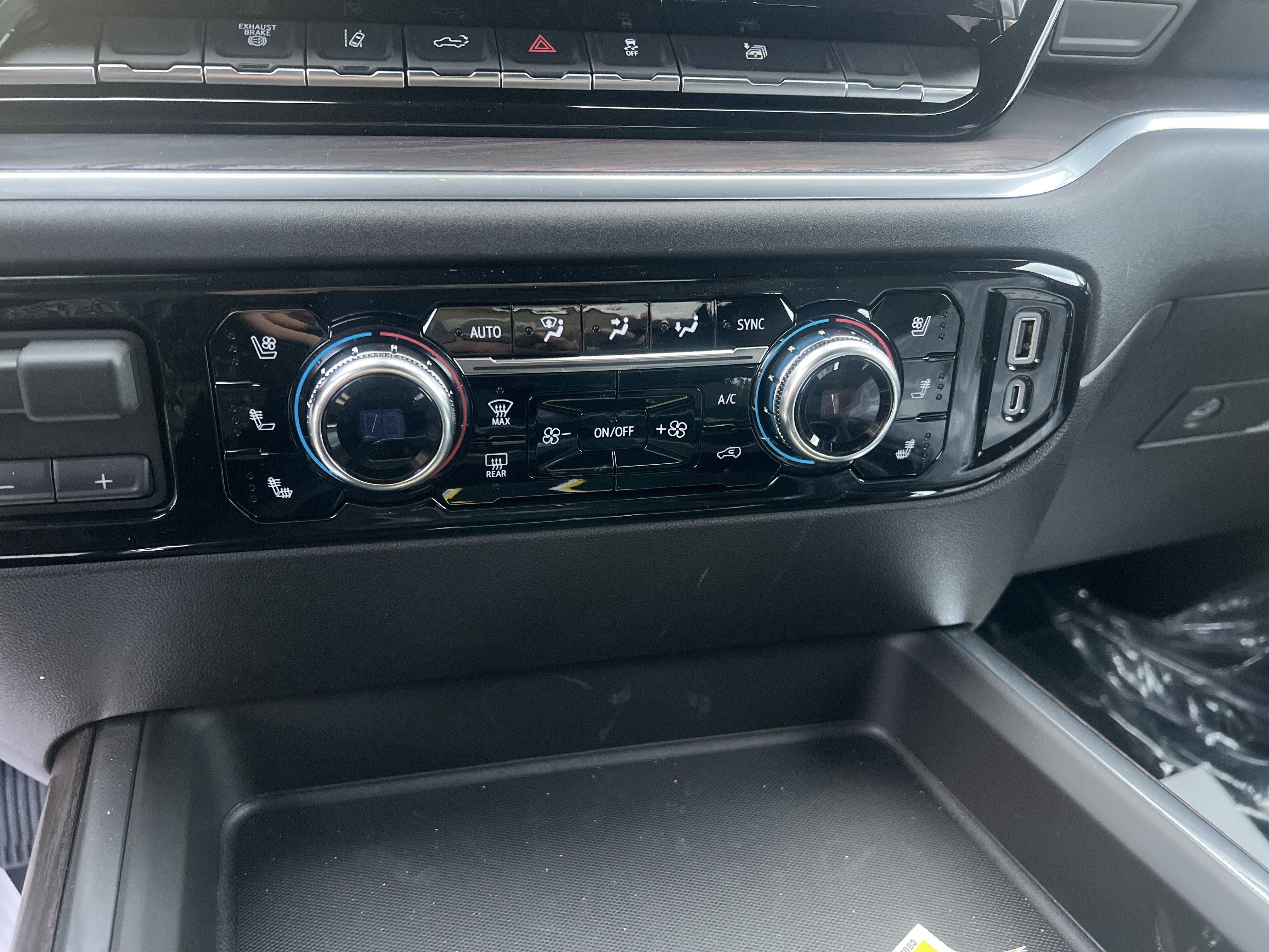 2026 GMC Sierra 3500HD SLT