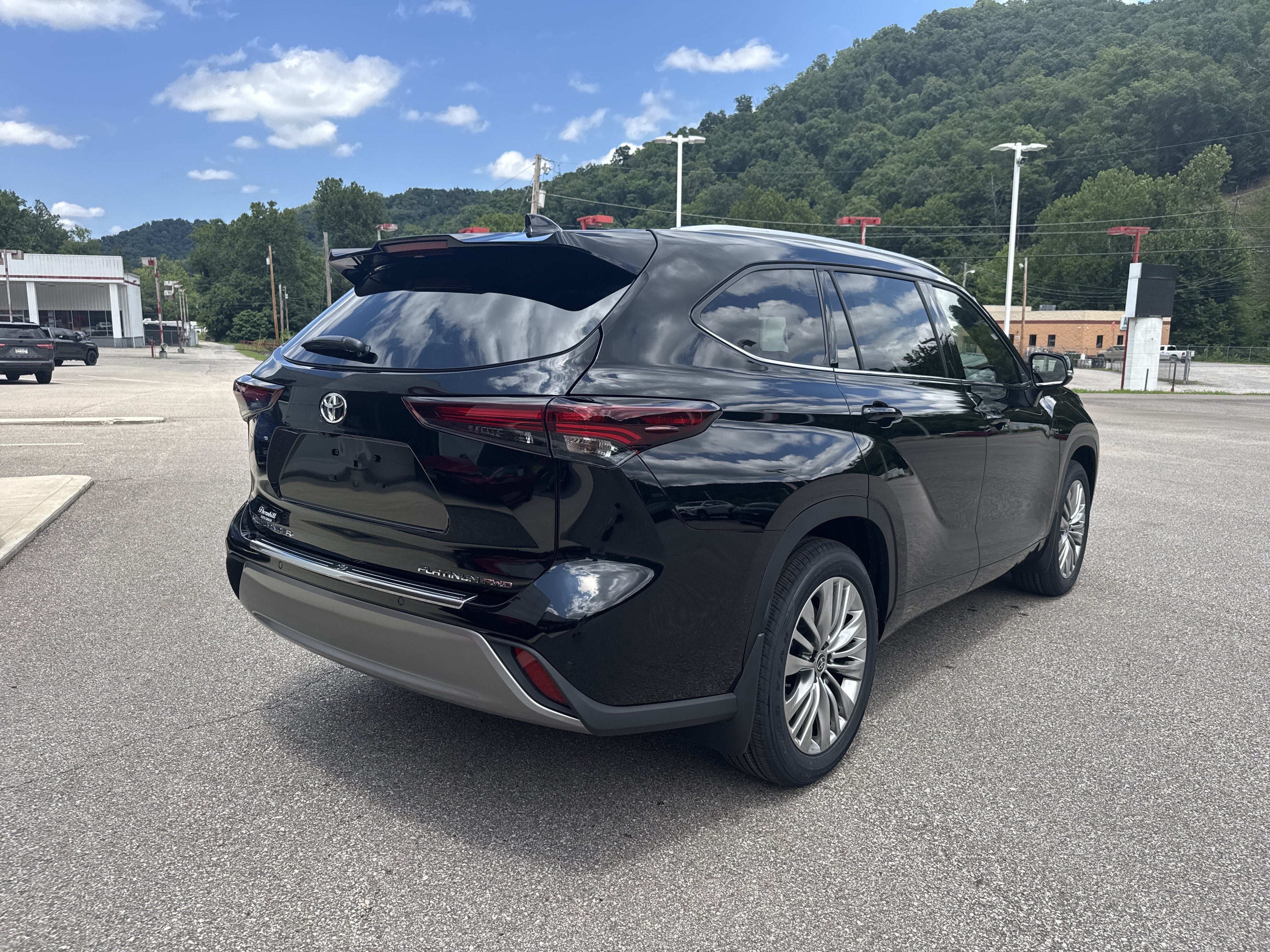 2026 Toyota Highlander Platinum