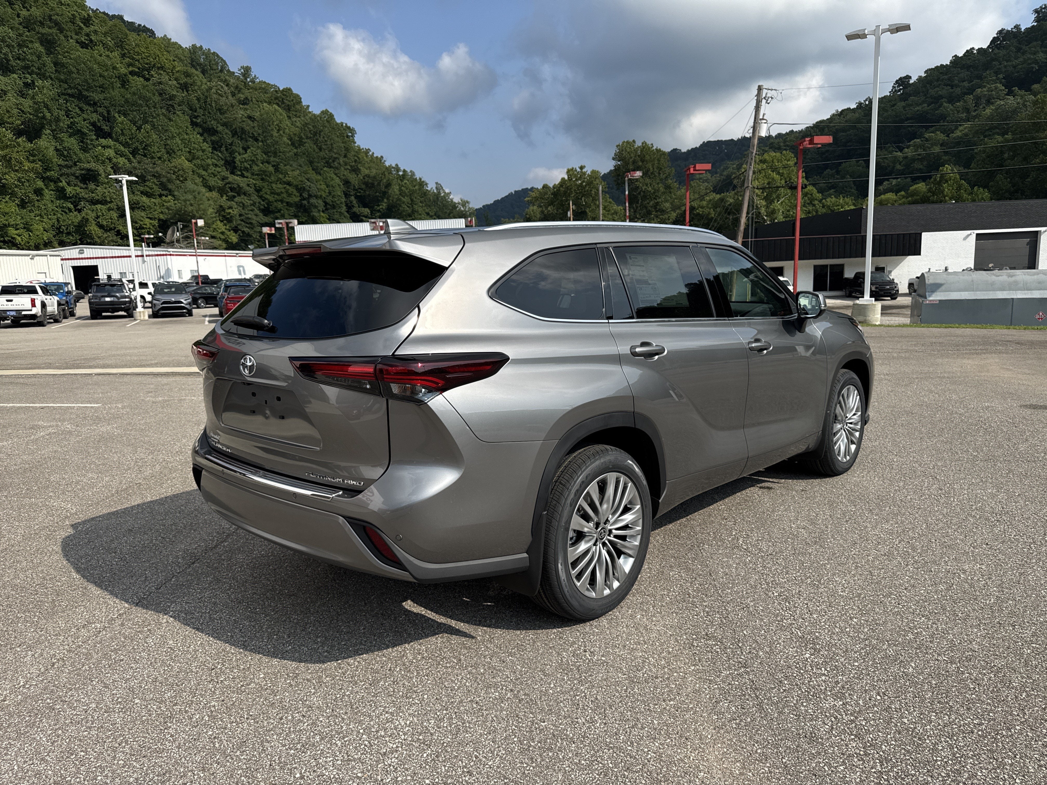 2026 Toyota Highlander Platinum