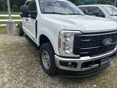 2027 Ford Super Duty F-350 SRW "XL 4WD CREW CAB 179"" WB 6"