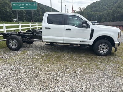 2027 Ford Super Duty F-350 SRW "XL 4WD CREW CAB 179"" WB 6"