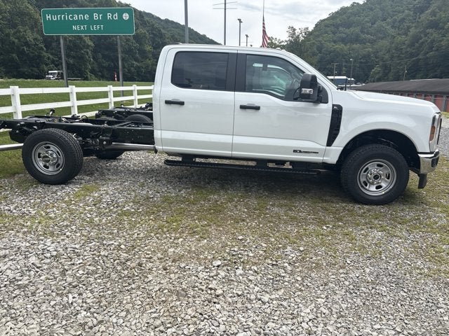 2027 Ford Super Duty F-350 SRW "XL 4WD CREW CAB 179"" WB 6"