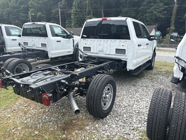 2026 Ford Super Duty F-350 SRW "XL 4WD CREW CAB 179"" WB 6"