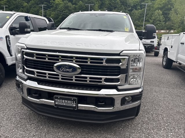 2026 Ford Super Duty F-350 DRW "XL 4WD CREW CAB 179"" WB 6"