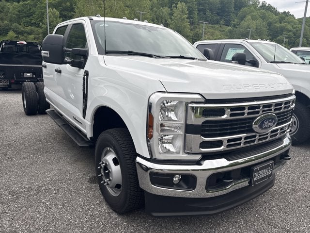 2026 Ford Super Duty F-350 DRW "XL 4WD CREW CAB 179"" WB 6"