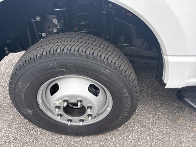2026 Ford Super Duty F-350 DRW "XL 4WD CREW CAB 179"" WB 6"