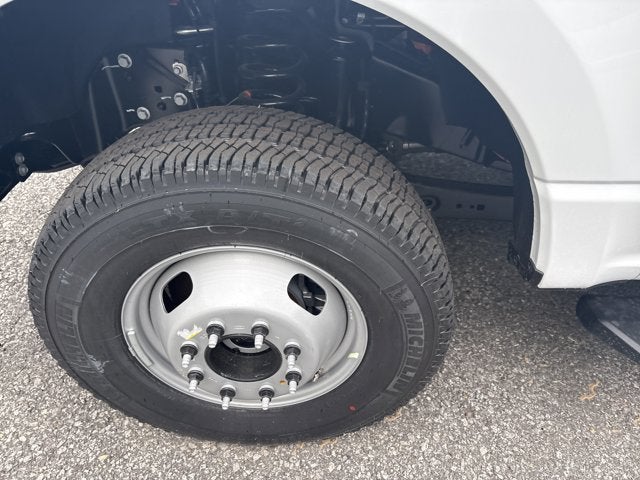 2026 Ford Super Duty F-350 DRW "XL 4WD CREW CAB 179"" WB 6"