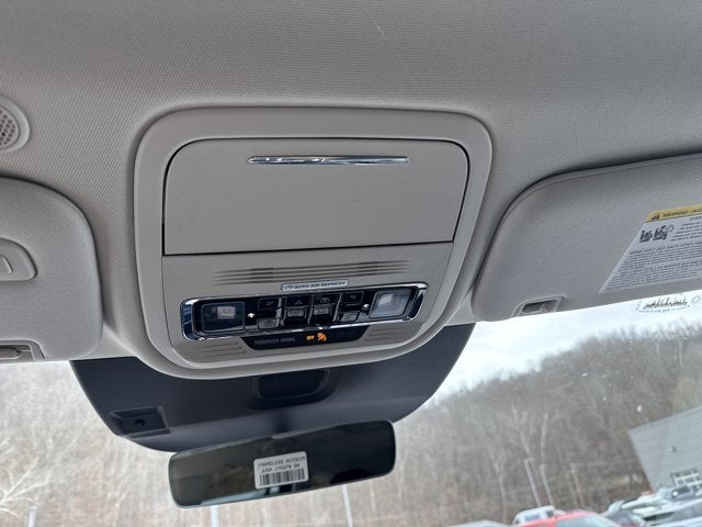 2025 Ford Super Duty F-350 DRW "XL 4WD CREW CAB 179"" WB 6"