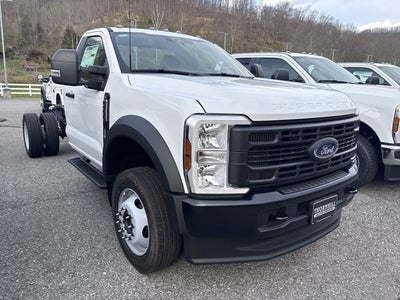 2025 Ford Super Duty F-550 DRW "XL 4WD REG CAB 169"" WB 84"