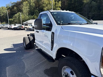 2026 Ford Super Duty F-350 DRW "XL 4WD REG CAB 145"" WB 60"