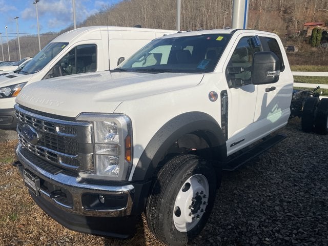 2026 Ford Super Duty F-550 DRW "XL 4WD SUPERCAB 192"" WB 8"