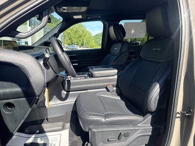 2026 Ford Expedition PLATINUM 4X4