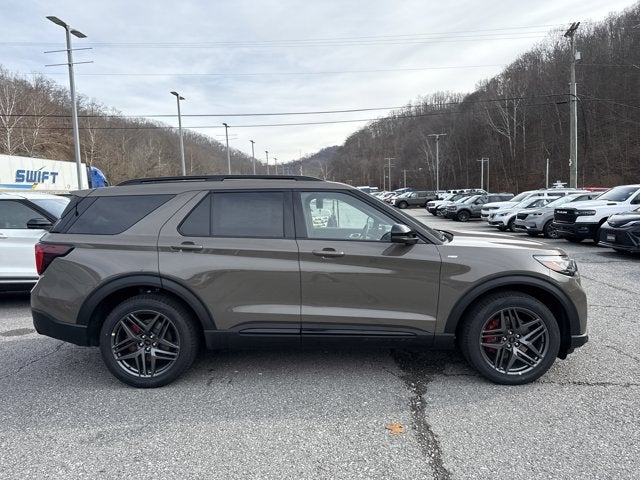 2026 Ford Explorer ST-LINE 4WD