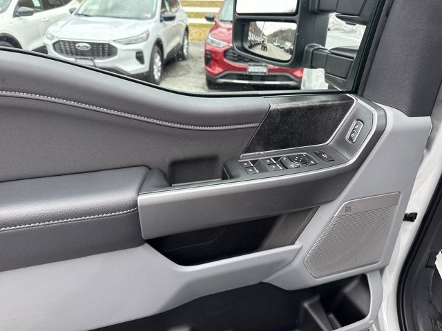 2026 Ford Super Duty F-350 DRW XLT 4WD CREW CAB 8' BOX