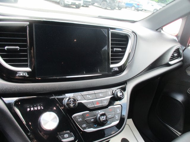 2026 Chrysler Pacifica SELECT FWD