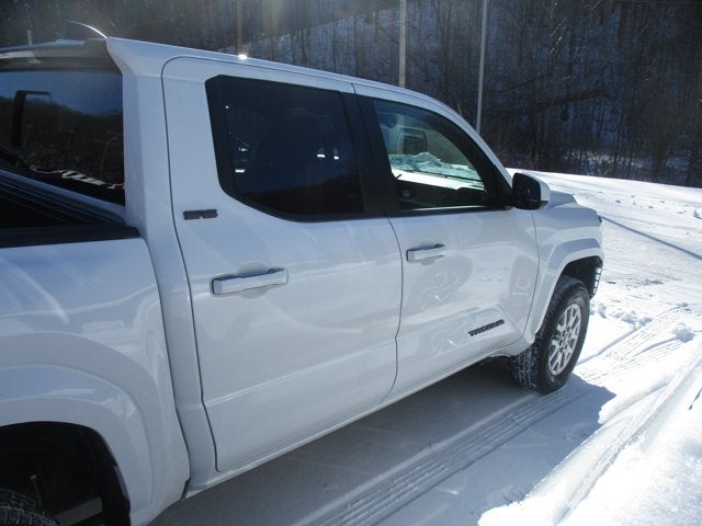 2024 Toyota Tacoma 4WD SR5 DOUBLE CAB 5' BED AT