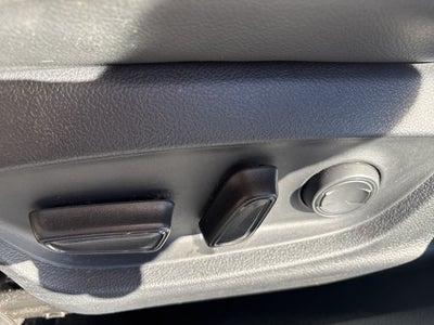 2023 Toyota Camry SE AUTO