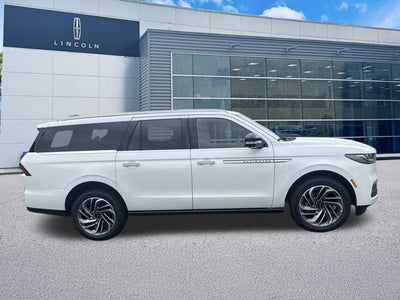 2027 Lincoln Navigator L Reserve